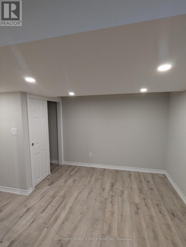Building Photo - 2 Ozner Ct