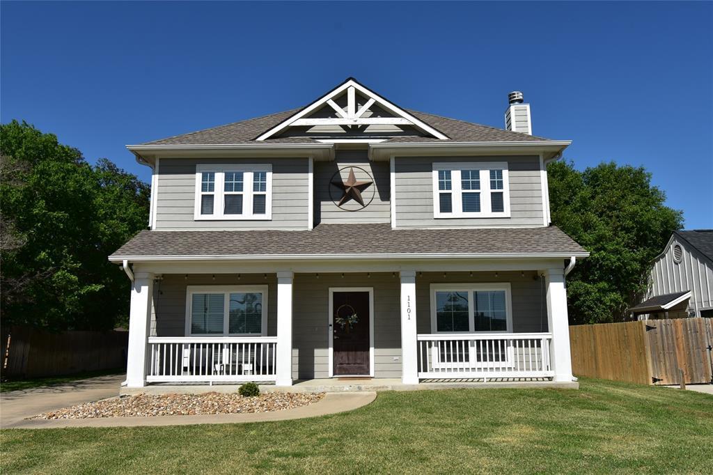 Primary Photo - 1101 Foster Ave
