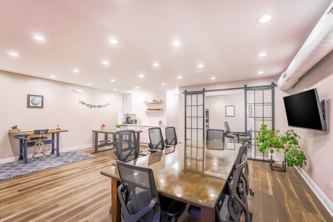 Foto del edificio - 931 W Glen Flora Ave