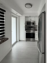 Building Photo - 2205 S Cypress Bend Dr