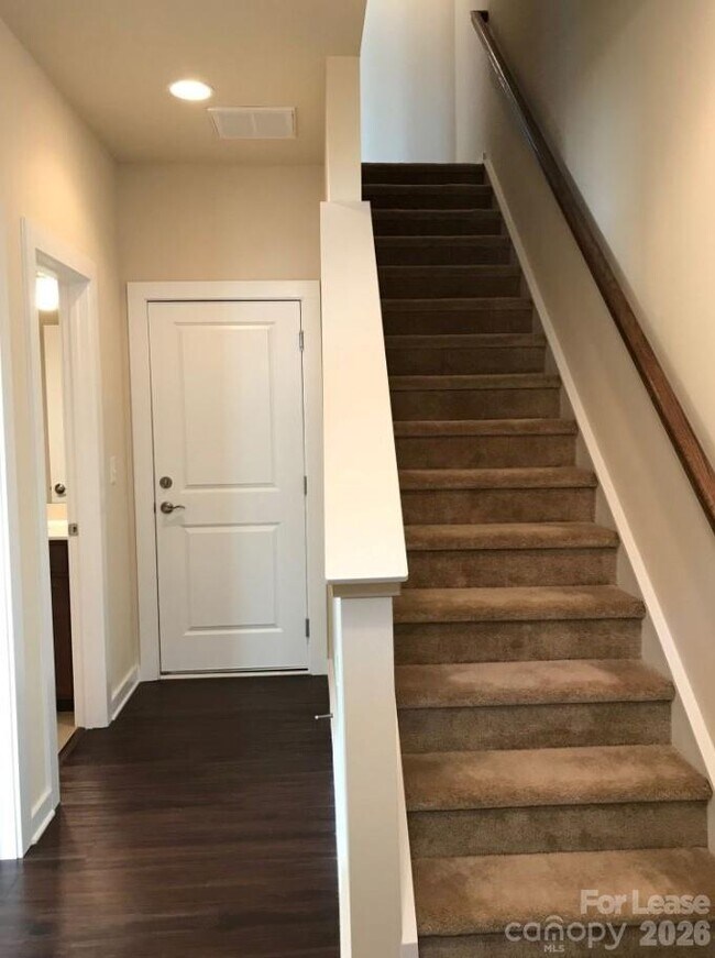 Foto del edificio - 1923 Winpole Ln