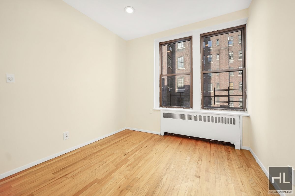 Primary Photo - EAST 85 STREET