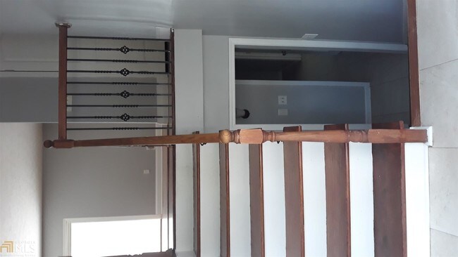 Building Photo - 6236 Thornhedge Dr