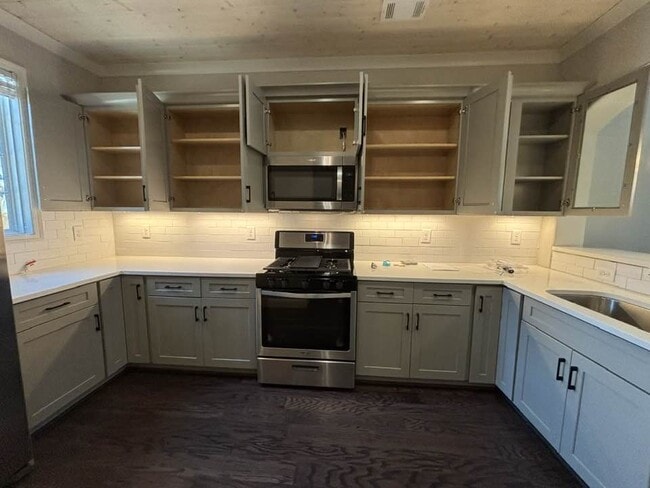 Building Photo - 999 Lennox Blvd