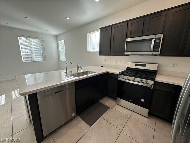 Foto del edificio - 1132 Heliodor Ave