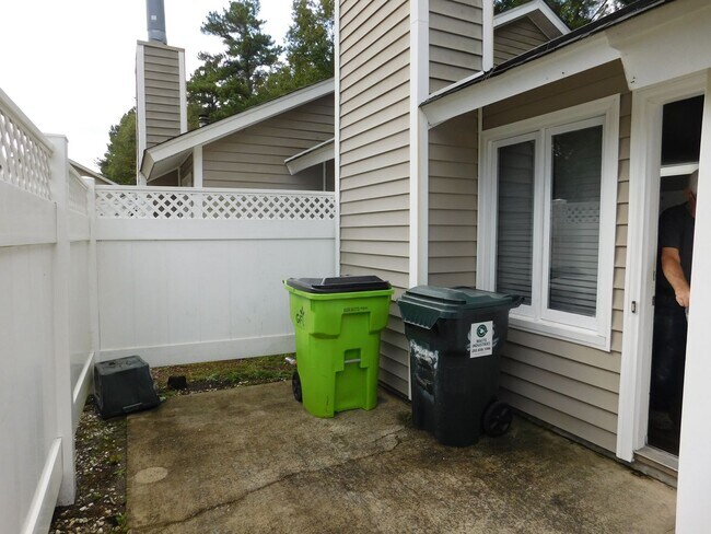 Building Photo - 1555 College Way