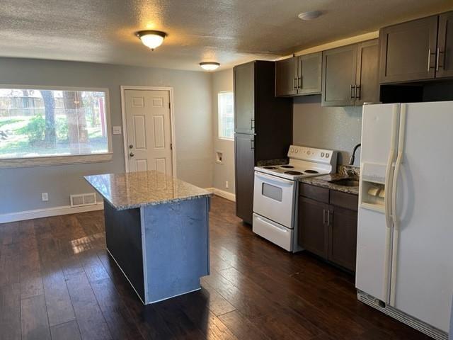 Building Photo - 2221 Sturges Dr