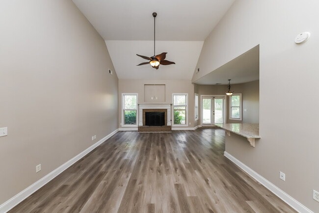 Building Photo - 480 Saddlechase Dr