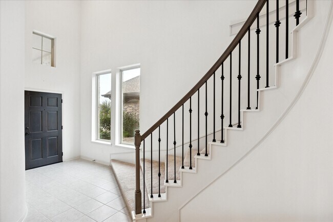 Foto del edificio - 6018 Bristol Spur Ln