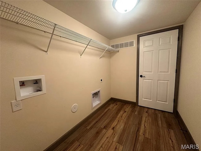 Building Photo - 3609 Justine Dr