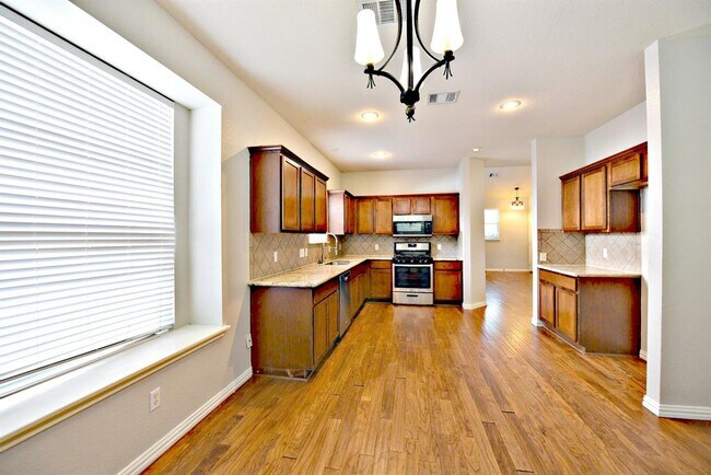 Building Photo - 104 Mertz Ln