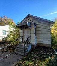 Building Photo - 2104 Reaney Ave E