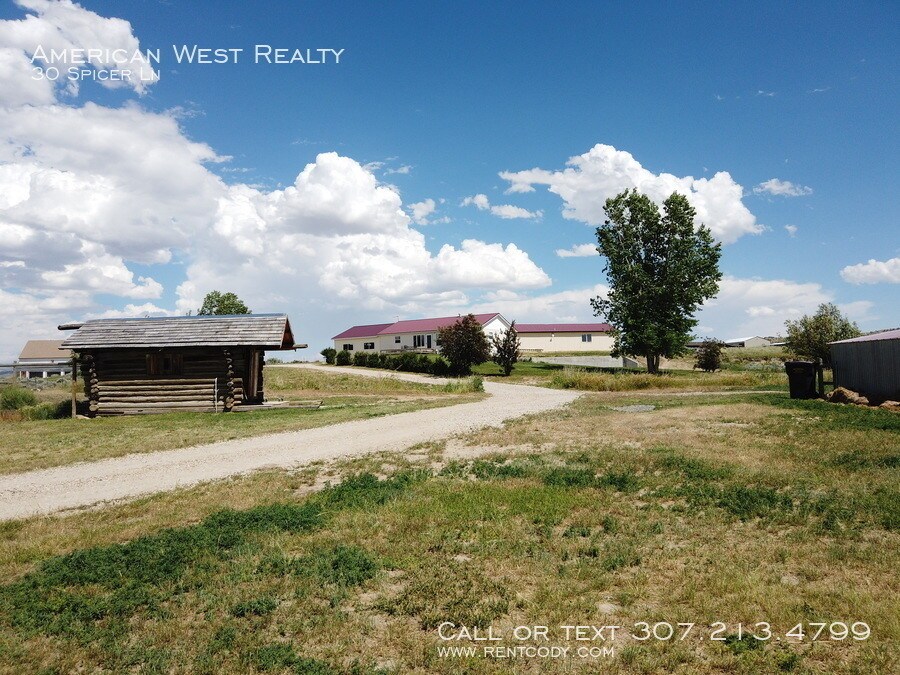 Primary Photo - Large country home