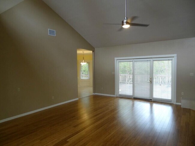 Foto del edificio - 10902 D-K Ranch Rd