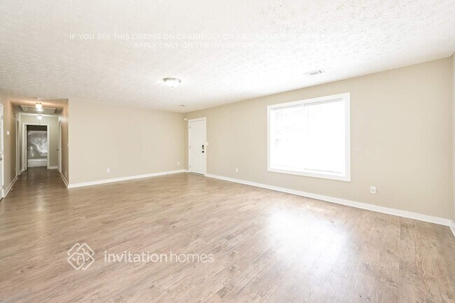 Foto del edificio - 2740 Moon Rd