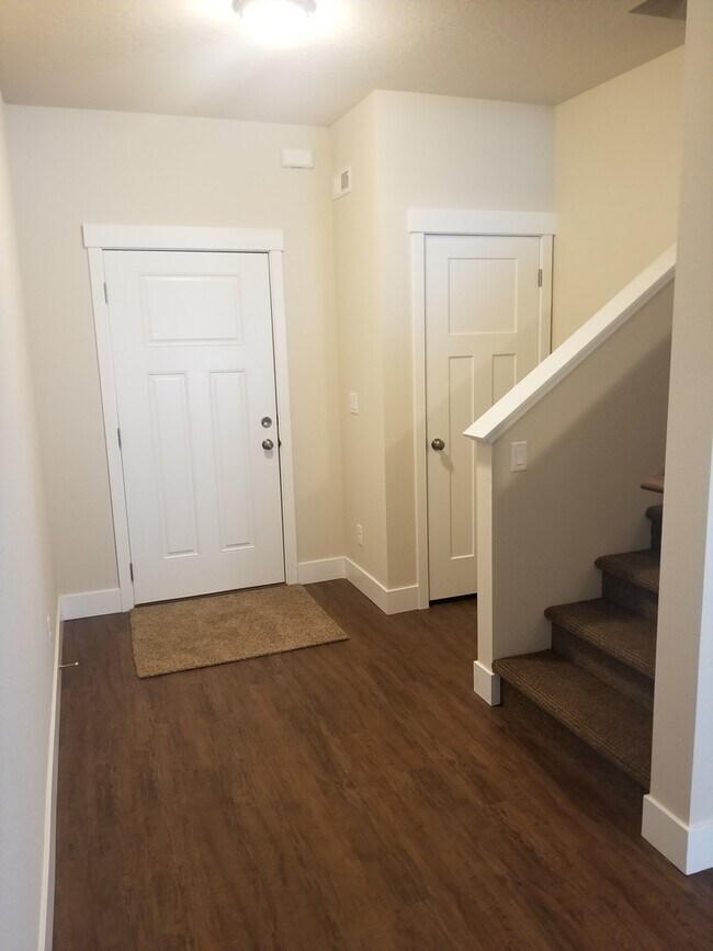 Building Photo - 18TH STREET DUPLEX (APP#70)