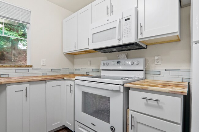 Foto del edificio - 5300 Harbour Pl