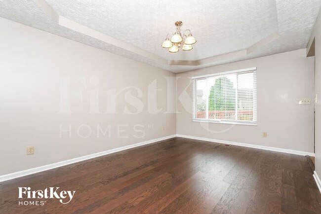 Building Photo - 5717 Pleasant Hill Dr
