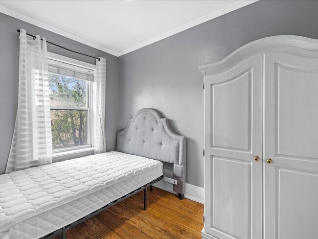 Foto del edificio - 883 Harrison Ave