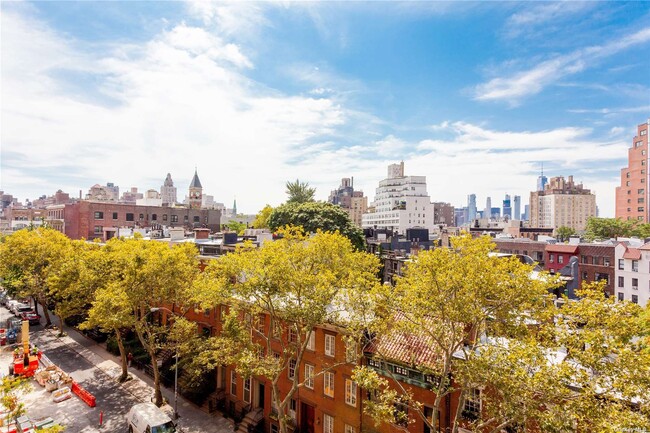 Foto del edificio - 155 W 11th St