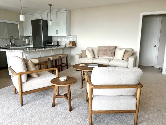 Building Photo - 240 Moss St