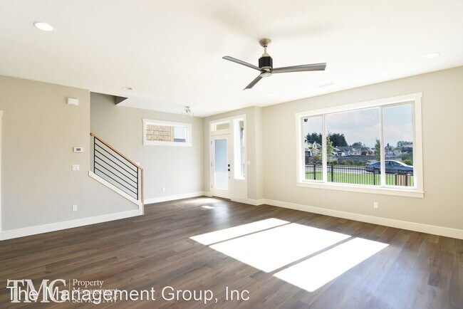 Building Photo - 3 br, 2.5 bath House - 10809 NE 119th Place