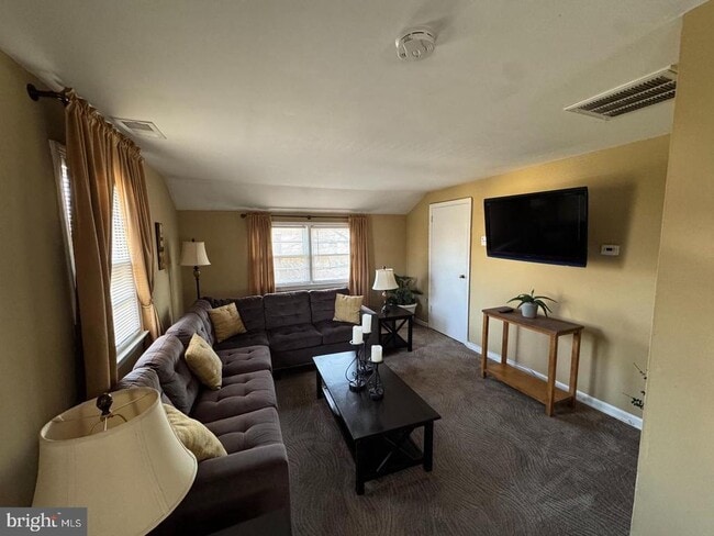 Foto del edificio - 8743 Orchard Ave
