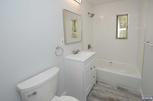 Building Photo - 38-49-49 Vanore Dr