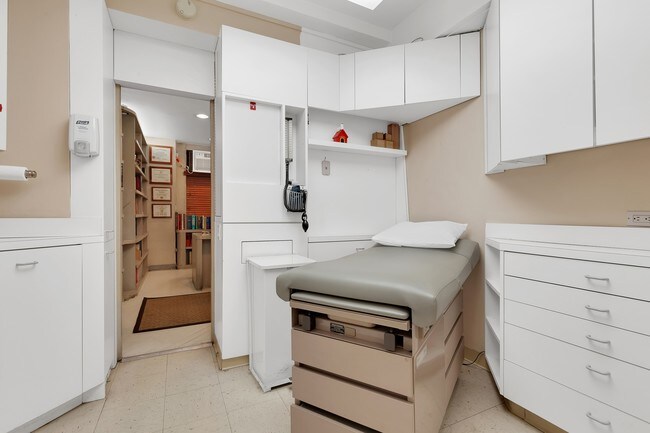 Foto del edificio - 119-121 E 84th St