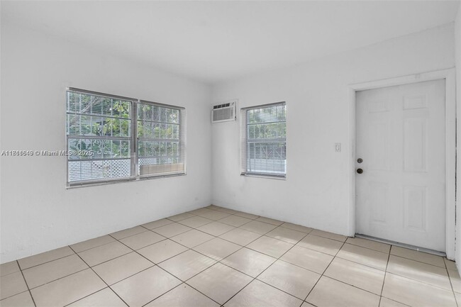 Foto del edificio - 601 NW 90th St