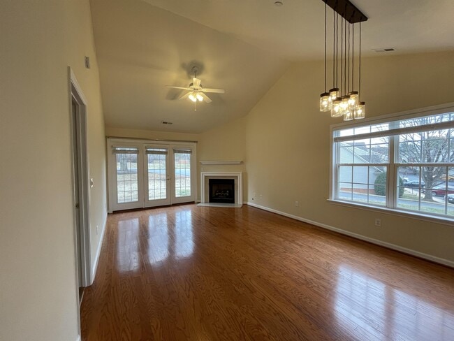 Building Photo - 1050 Somer Chase Ct