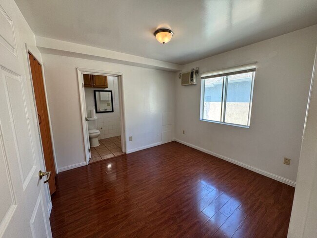 Foto del edificio - 1466 Silver Lake Blvd