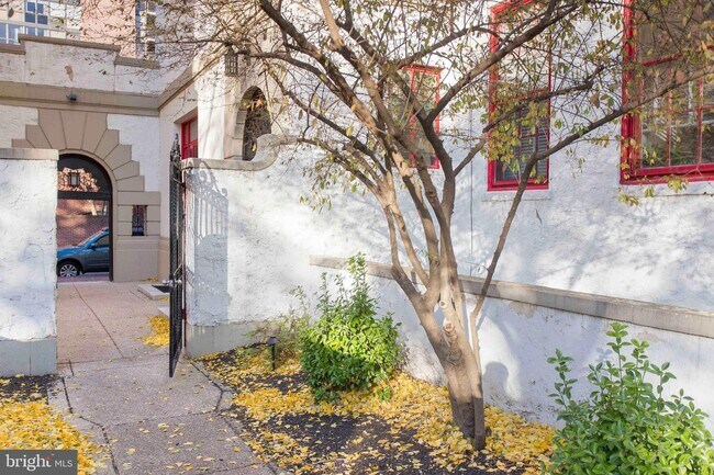 Building Photo - 532 Spruce St