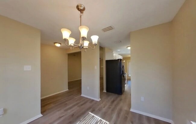 Building Photo - Spacious 3-Bedroom House with Cozy Living Spaces