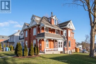 Building Photo - 70 Waterloo Ave