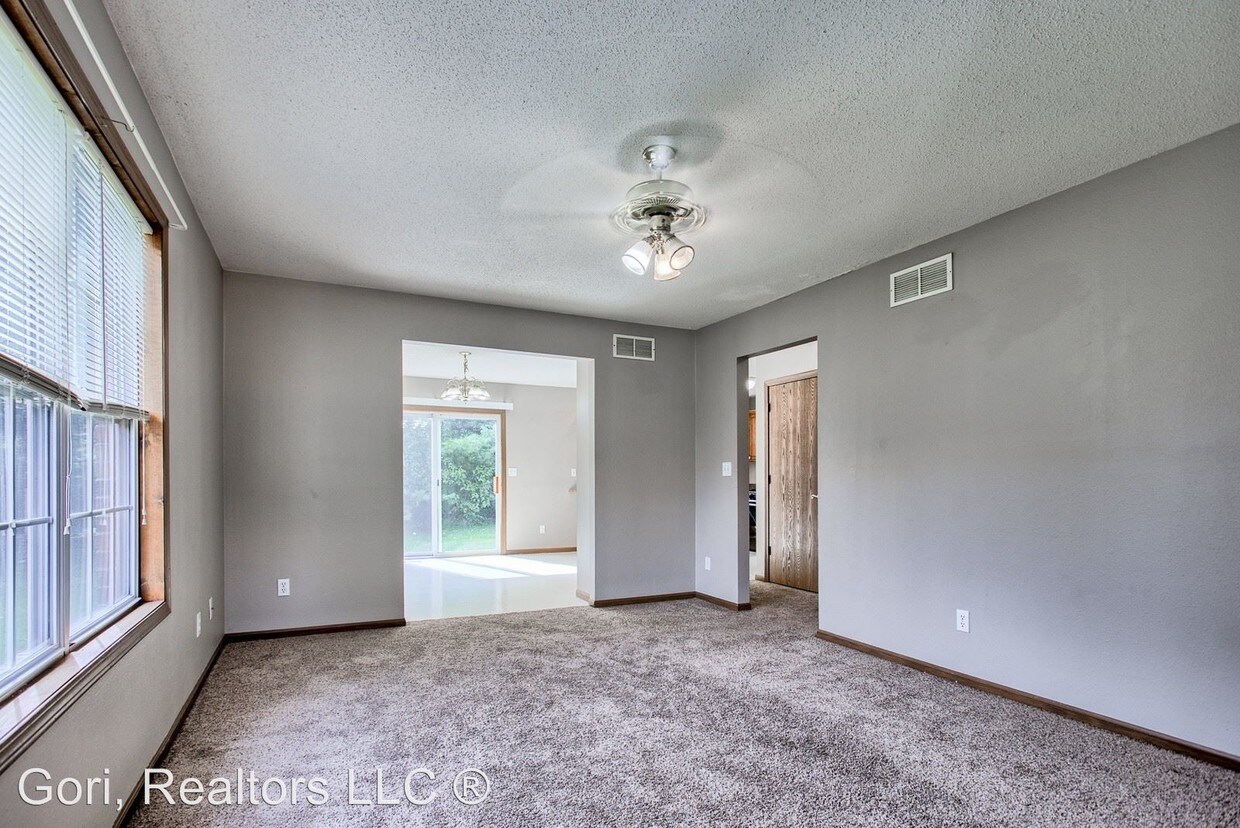 7 Old Orchard Ln, Glen Carbon, IL 62034 Room for Rent in Glen Carbon