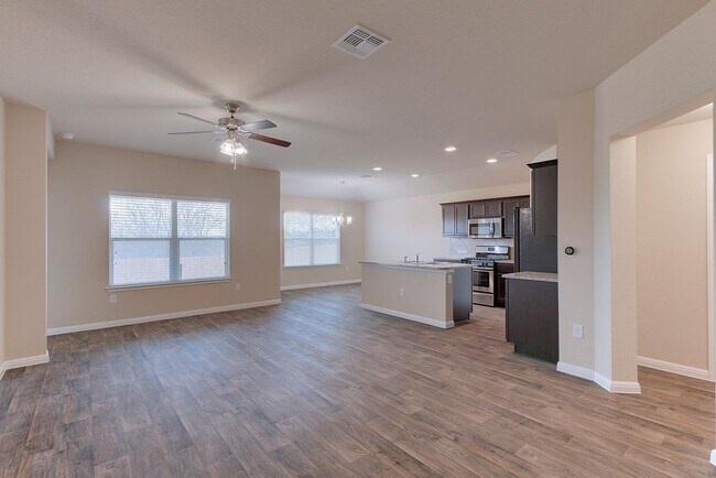 Building Photo - **Stylish Comfort Awaits: Your Perfect Pio...