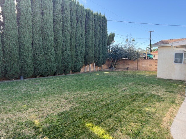 Building Photo - 23056 Lanark St