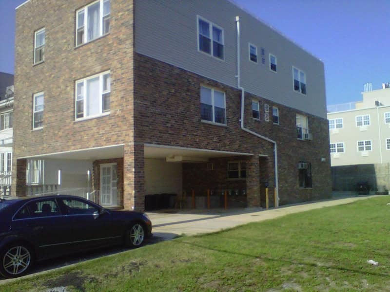 Foto principal - 318 Beach 66th St