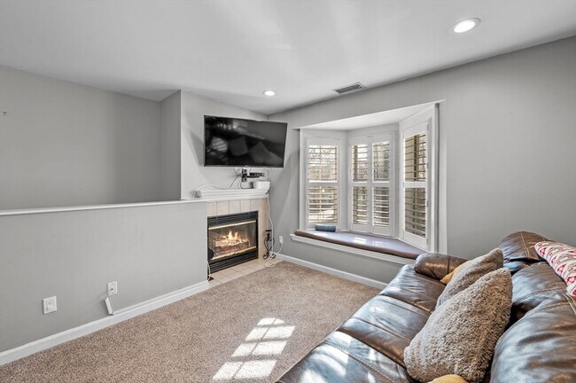 Building Photo - 709 Gazebo Cir