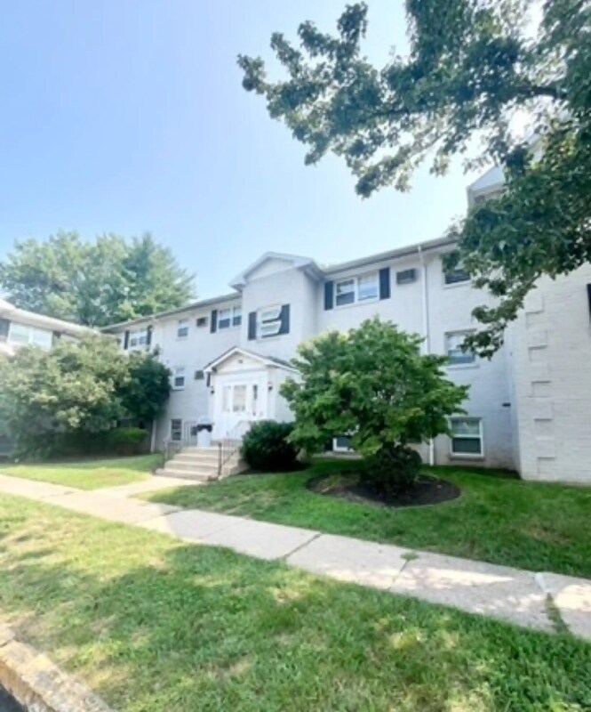 Foto principal - 101 W 2nd St