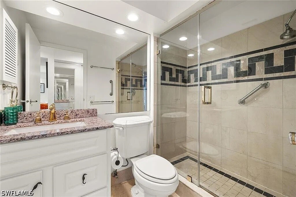 Foto del edificio - 792 108th Ave N