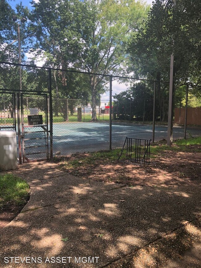 Foto del edificio - 2 br, 1.5 bath House - 3352 Eastwood Dr.