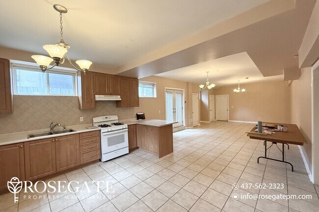 Photo du bâtiment - Newly Renovated 1-Bedroom Apartment in Ric...