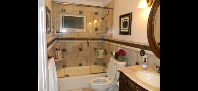 Foto del edificio - 1121 Glenwood Rd