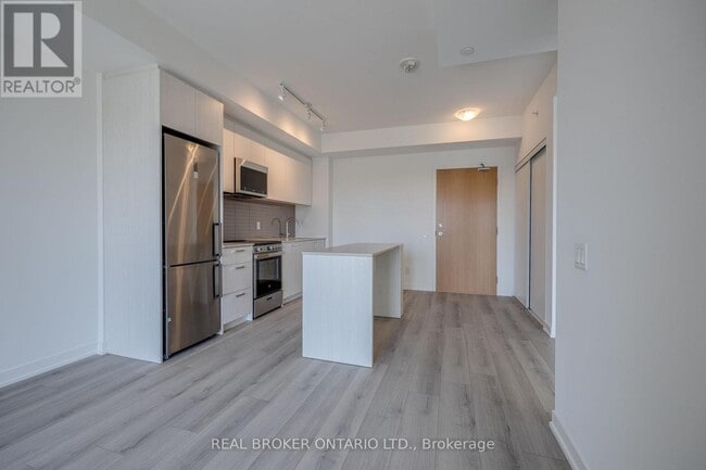 Building Photo - 1787 St Clair Ave W