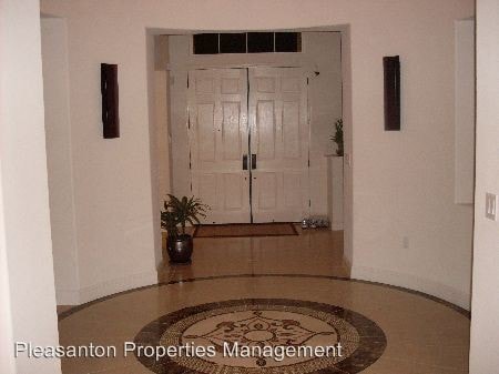 Building Photo - 5 br, 4 bath House - 782 Rolling Hills Ln.