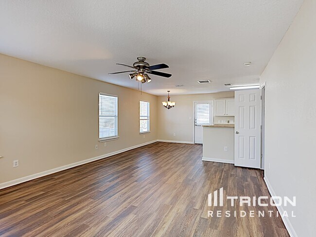 Building Photo - 11247 Country Canyon