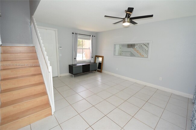 Foto del edificio - 703 NW 135th Ave
