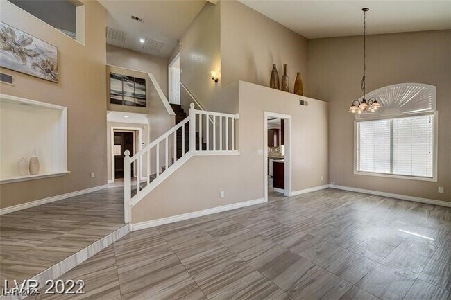 Building Photo - 6447 Silver Dawn Ln